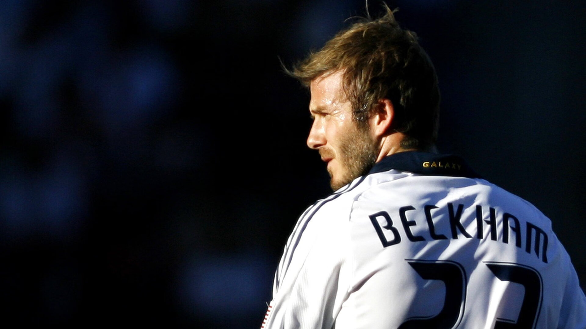 爱游戏大厅-德甲争夺，球迷热烈讨论，德甲足球说